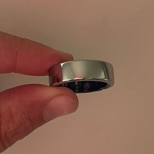 Gen 3 Silver Horizon Oura Ring size 10. With box, charger, and manuals!